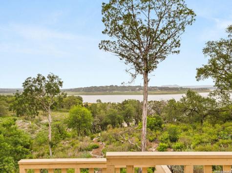 2135 Lakeview Canyon Lake TX 78133