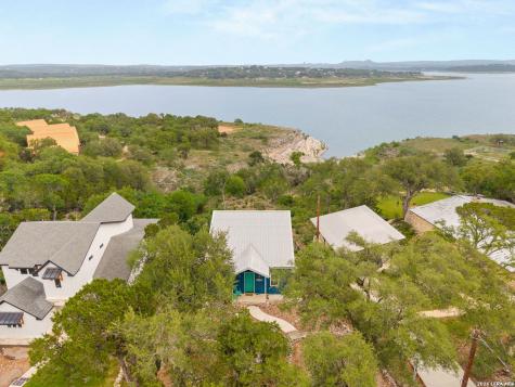 2135 Lakeview Canyon Lake TX 78133