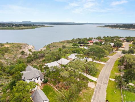 2135 Lakeview Canyon Lake TX 78133