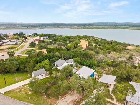 2135 Lakeview Canyon Lake TX 78133