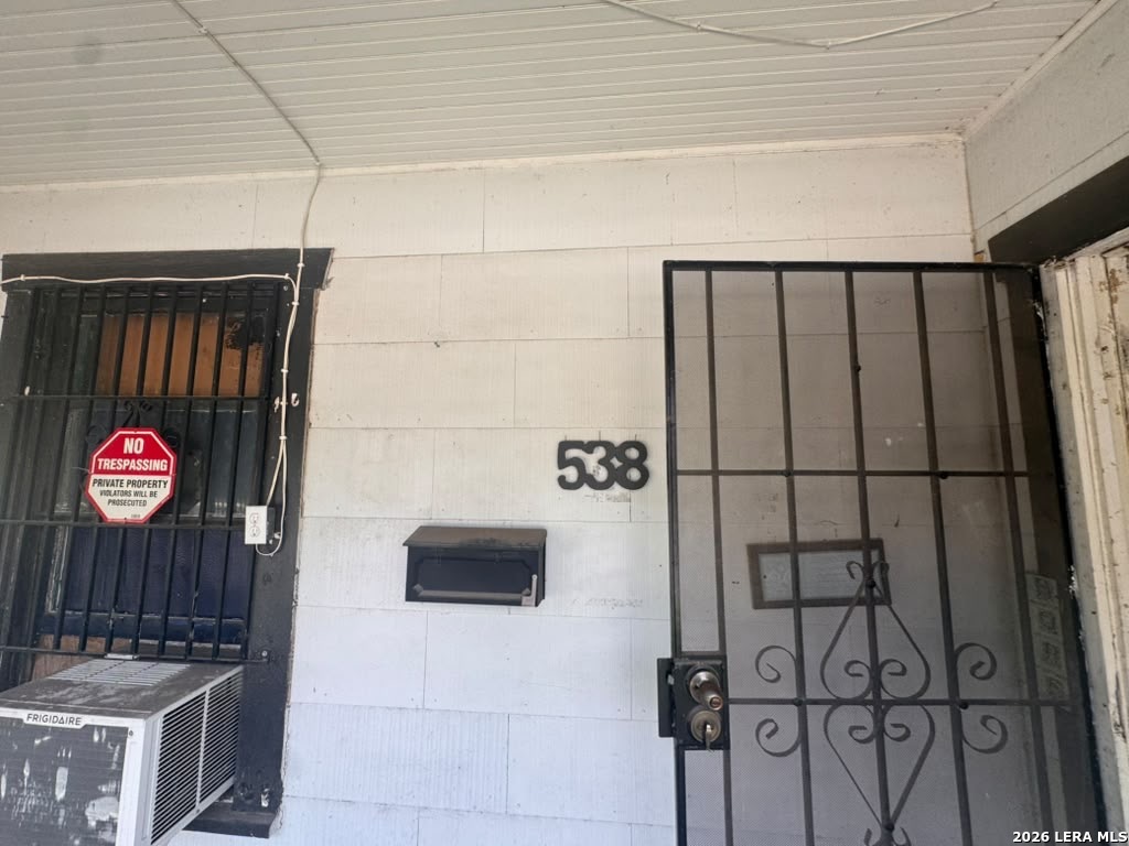 538 E Southcross San Antonio TX 78214