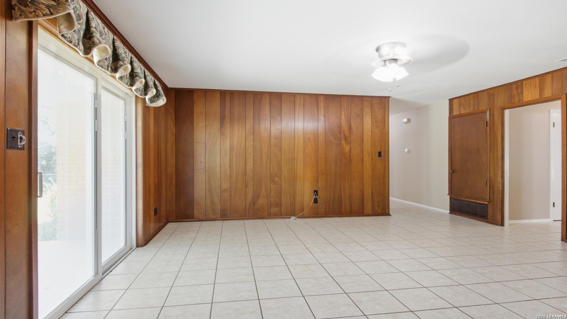 1702 Chestnut Street Floresville TX 78114