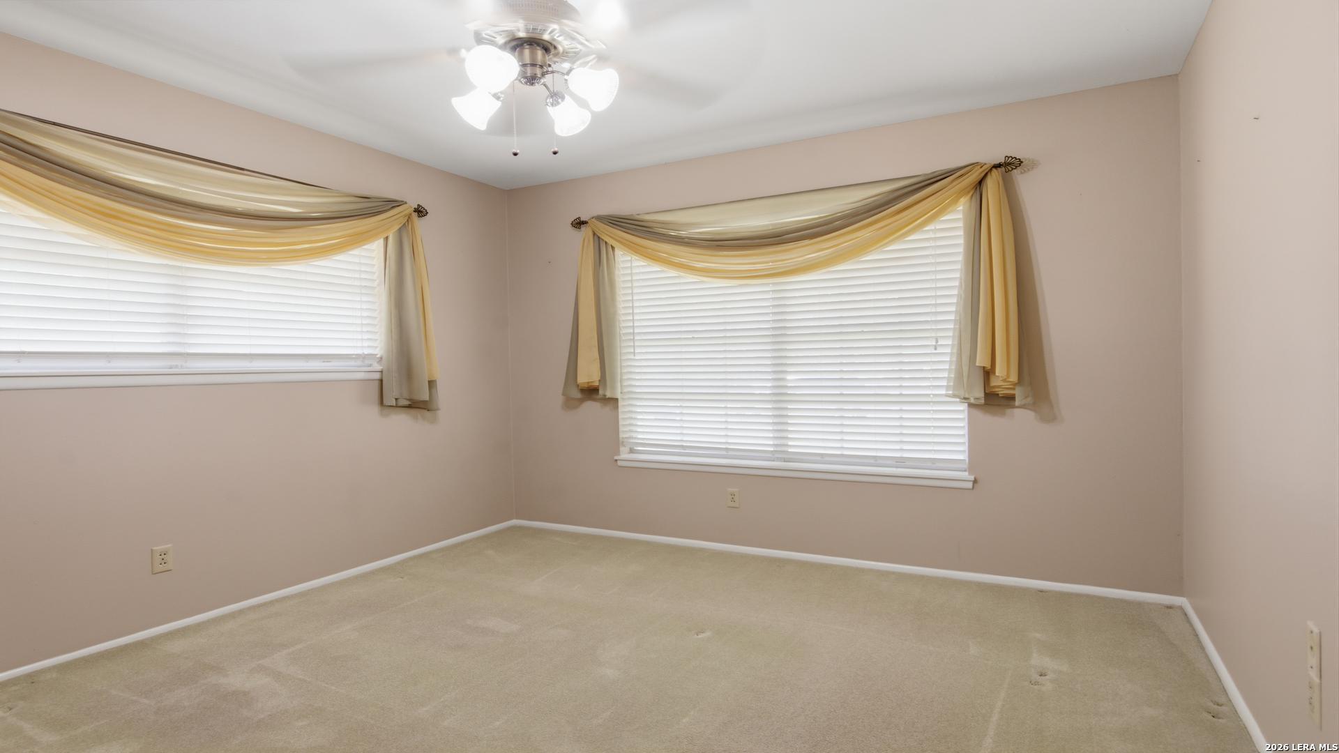1702 Chestnut Street Floresville TX 78114