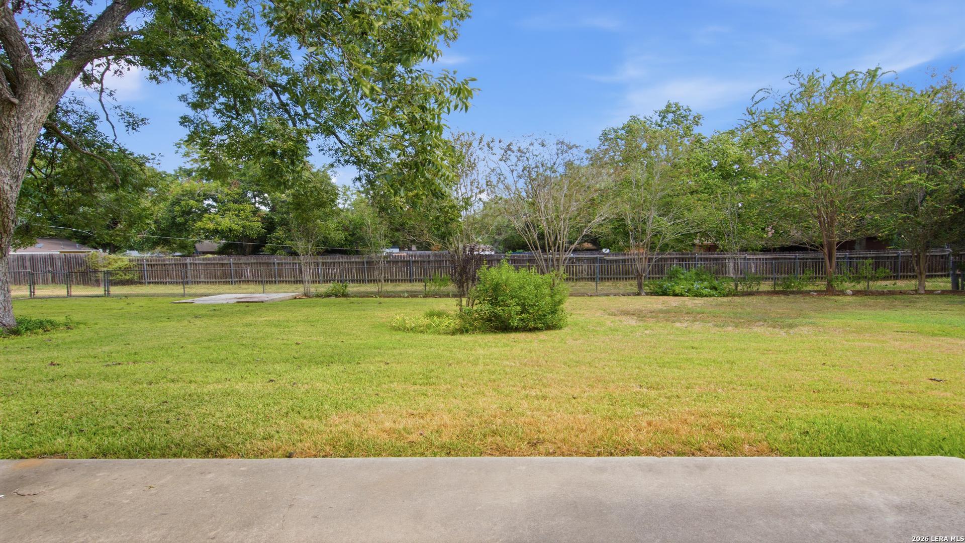 1702 Chestnut Street Floresville TX 78114