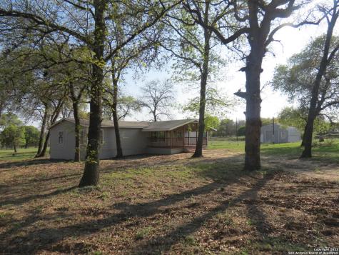 145 Oak Hill Road La Vernia TX 78121