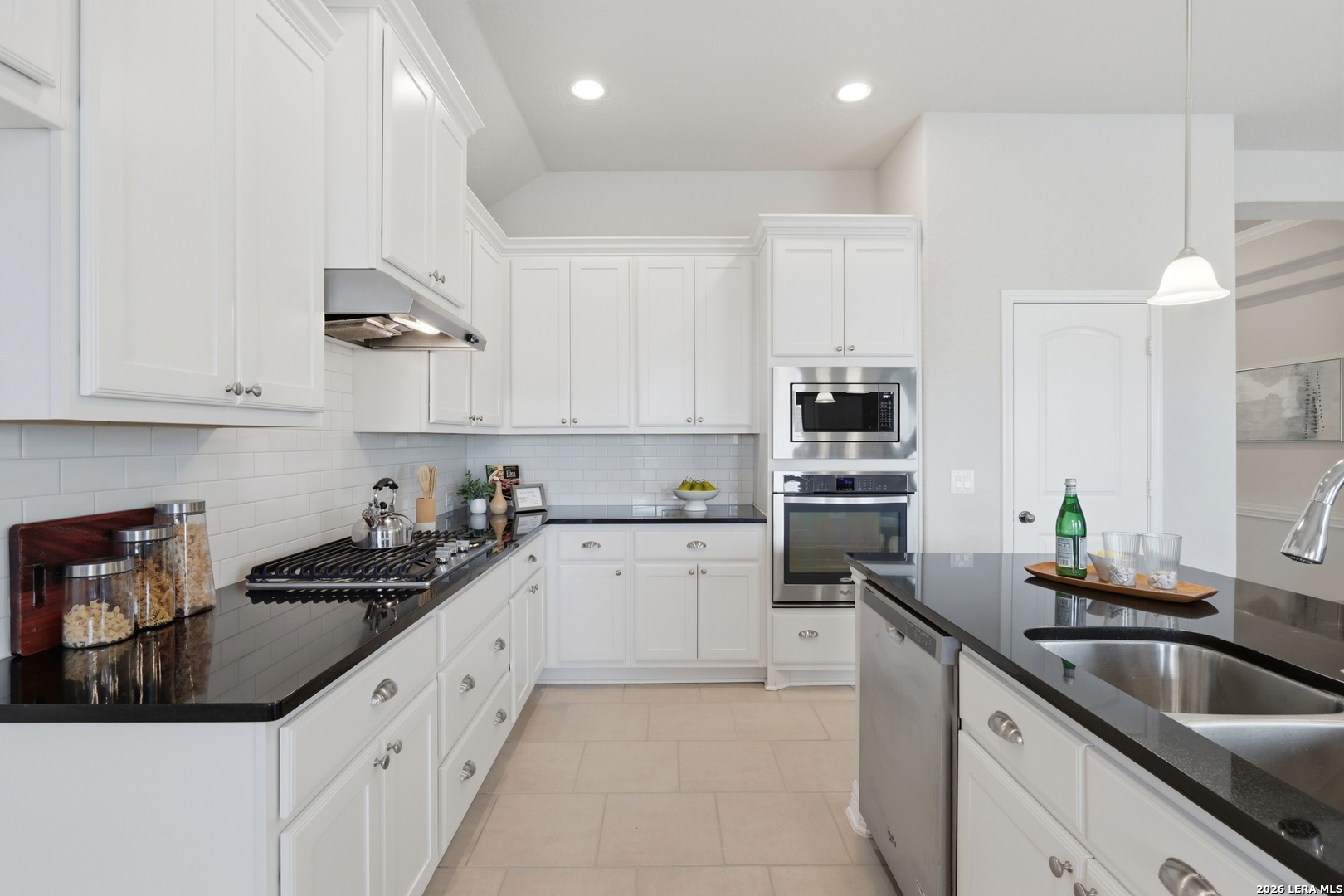 28830 Shadowrock San Antonio TX 78260