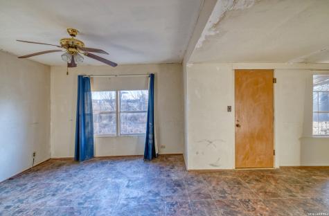 214 Cox Lane Carrizo Springs TX 78834