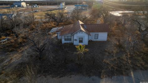 214 Cox Lane Carrizo Springs TX 78834