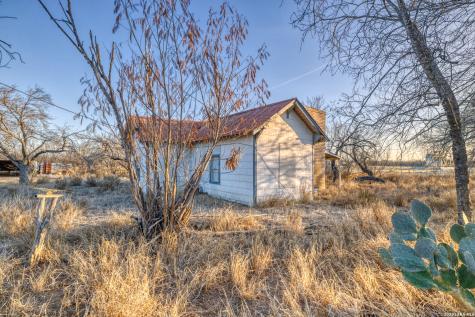 214 Cox Lane Carrizo Springs TX 78834