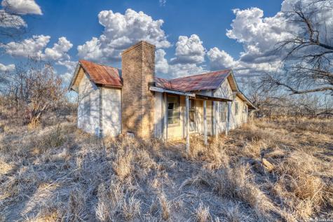 214 Cox Lane Carrizo Springs TX 78834