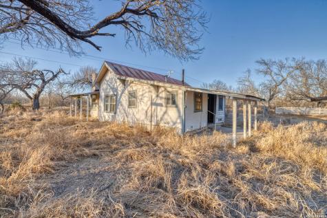 214 Cox Lane Carrizo Springs TX 78834