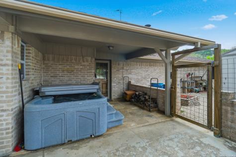945 Colleen Canyon Lake TX 78133