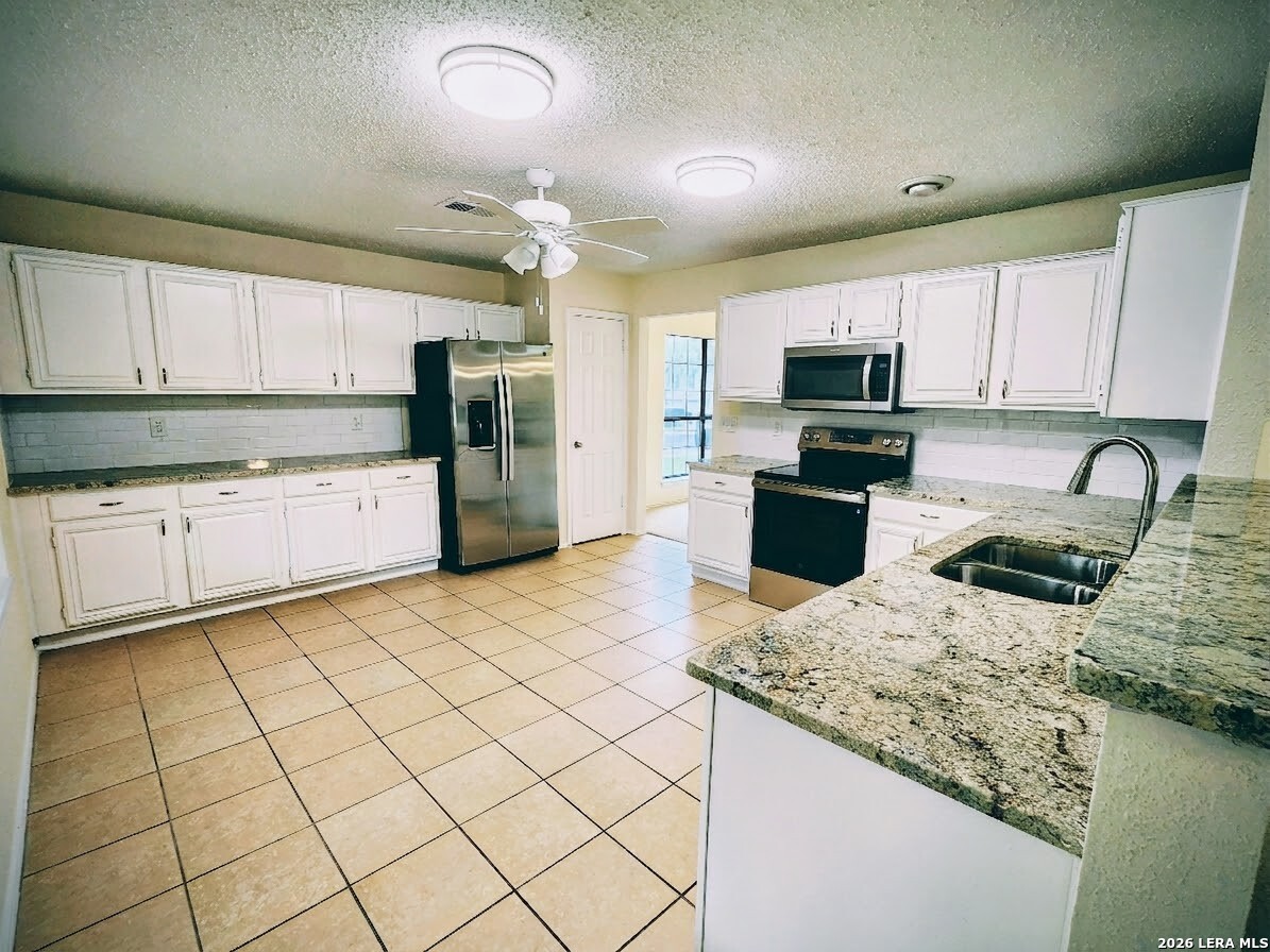 1019 Hedgestone San Antonio TX 78258
