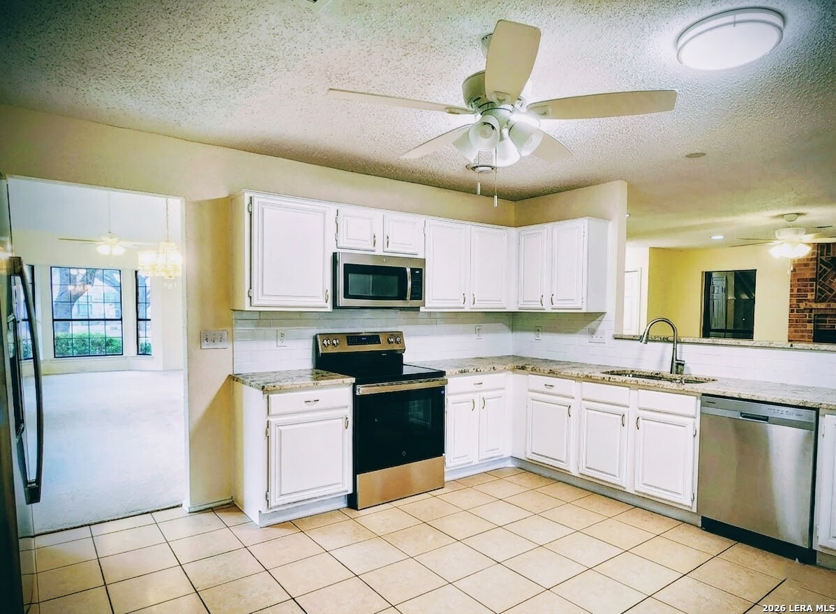 1019 Hedgestone San Antonio TX 78258