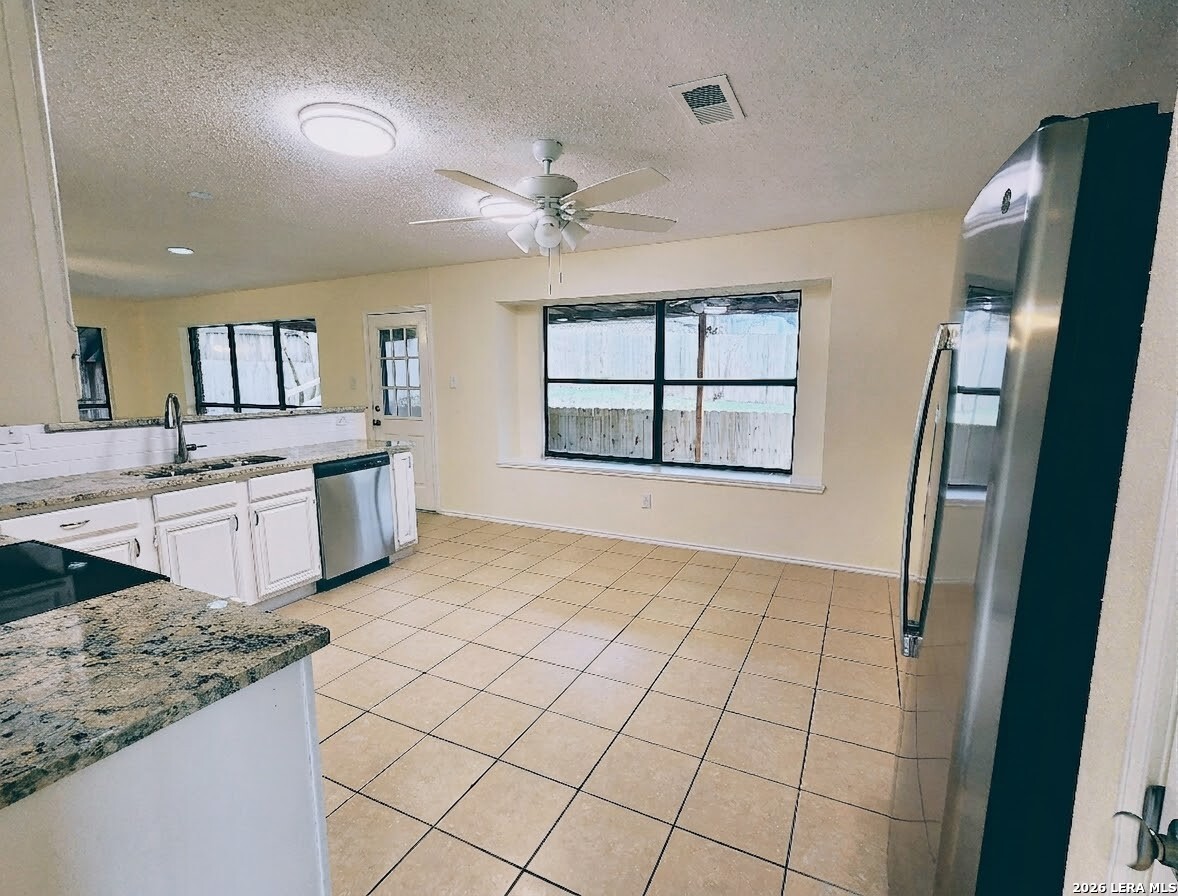 1019 Hedgestone San Antonio TX 78258