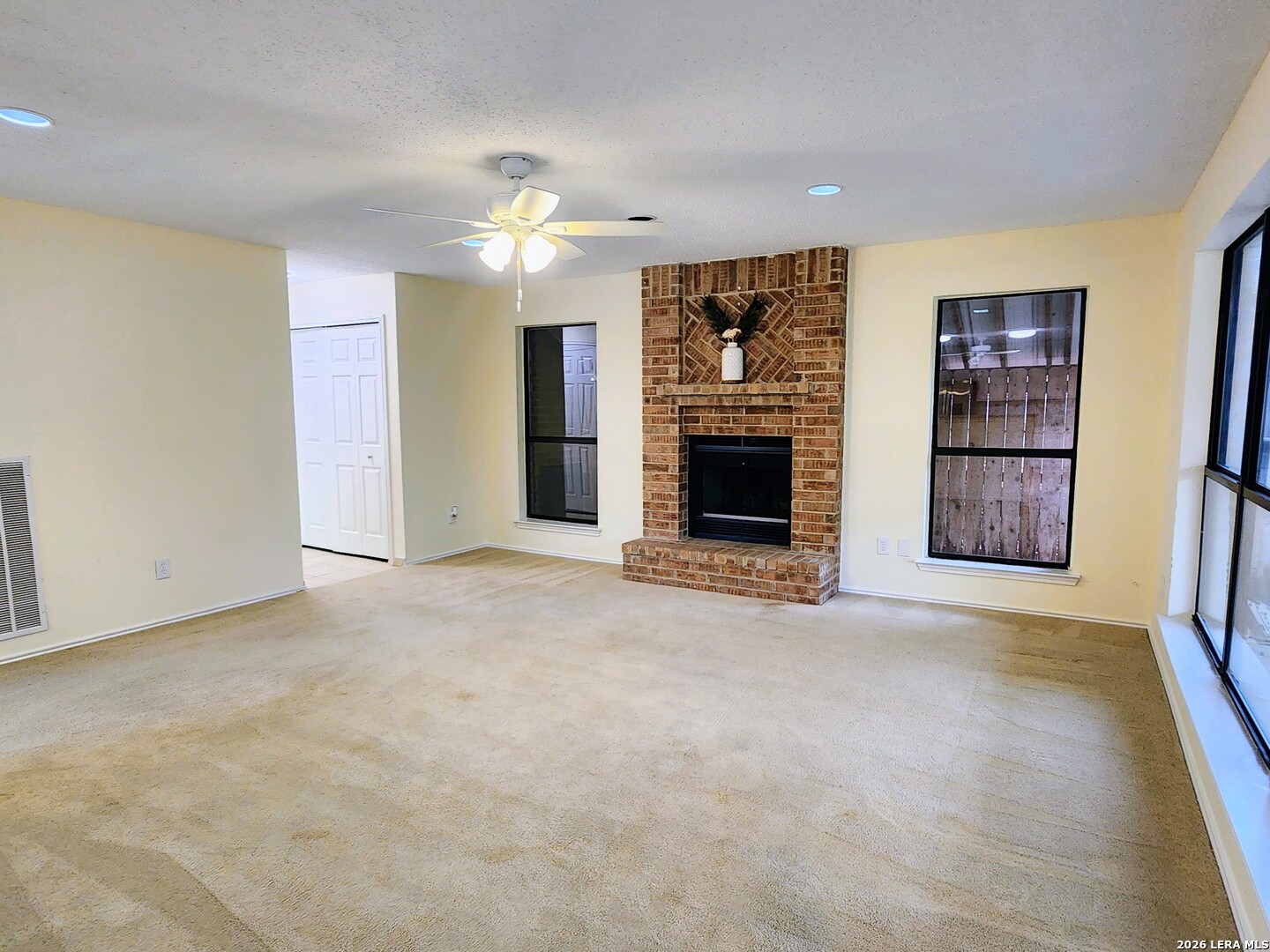1019 Hedgestone San Antonio TX 78258