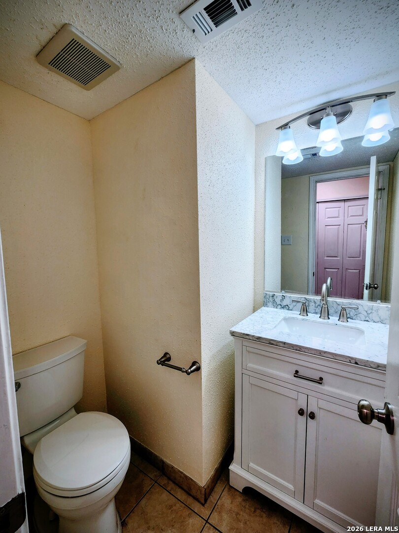 1019 Hedgestone San Antonio TX 78258