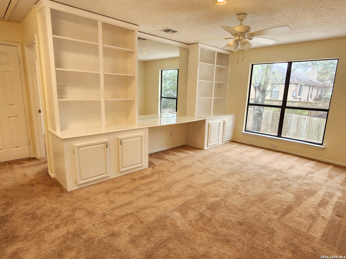 1019 Hedgestone San Antonio TX 78258