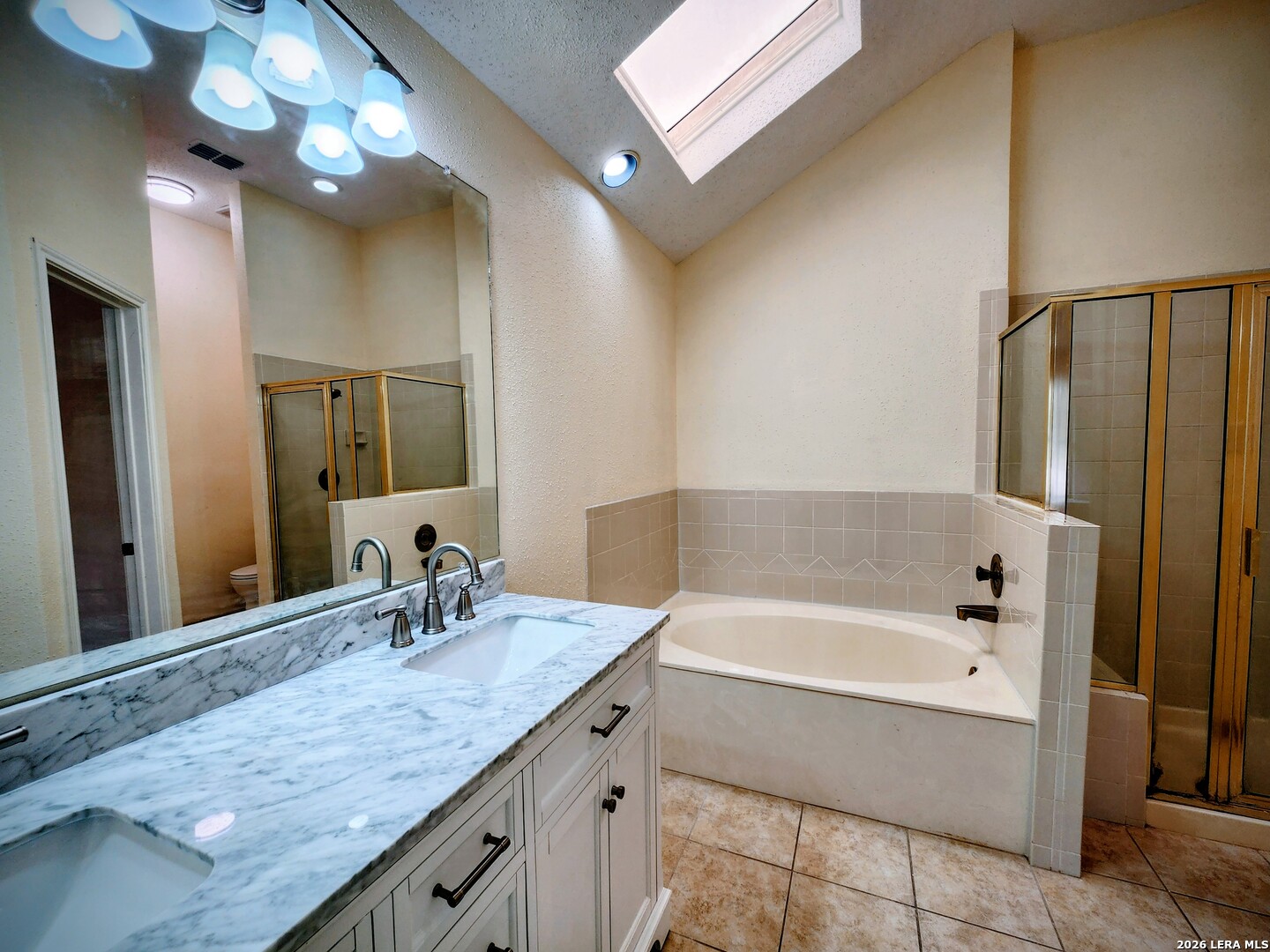 1019 Hedgestone San Antonio TX 78258
