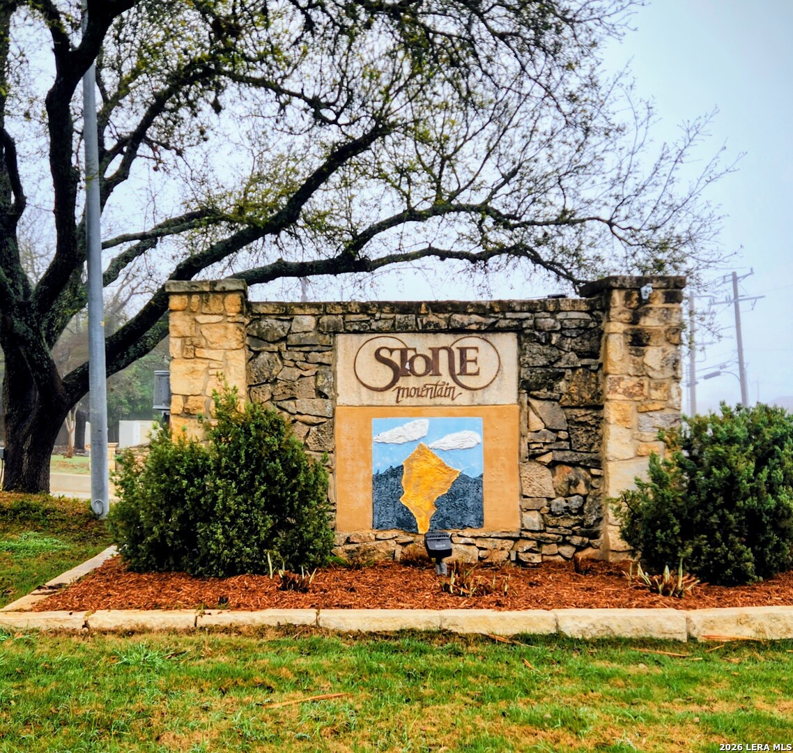 1019 Hedgestone San Antonio TX 78258