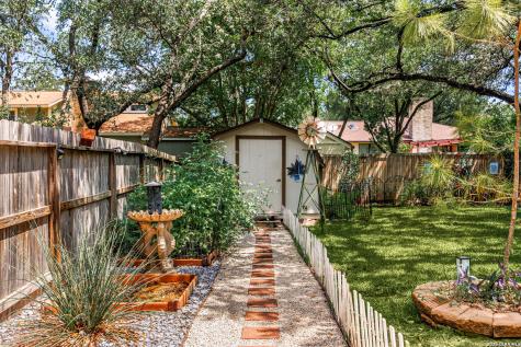 8911 Shady Winds San Antonio TX 78254