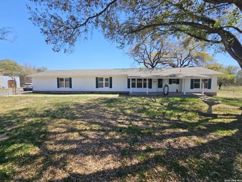 4821 Fm 467 Seguin TX 78155