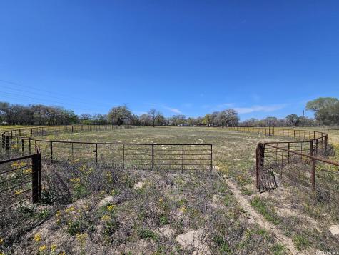4821 Fm 467 Seguin TX 78155