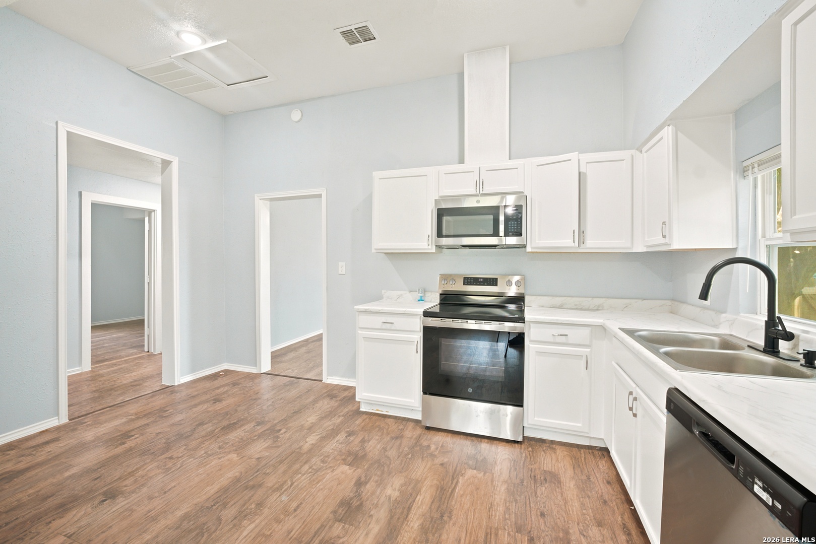 112 Avenue B Converse TX 78109