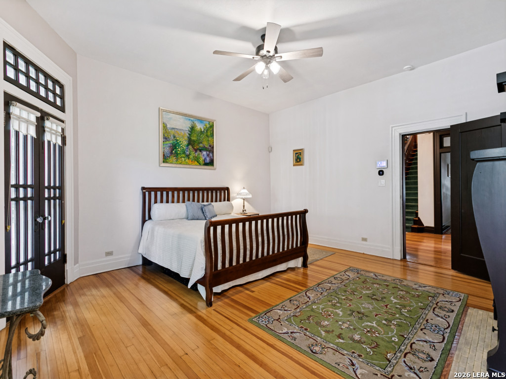 125 W Agarita Avenue San Antonio TX 78212