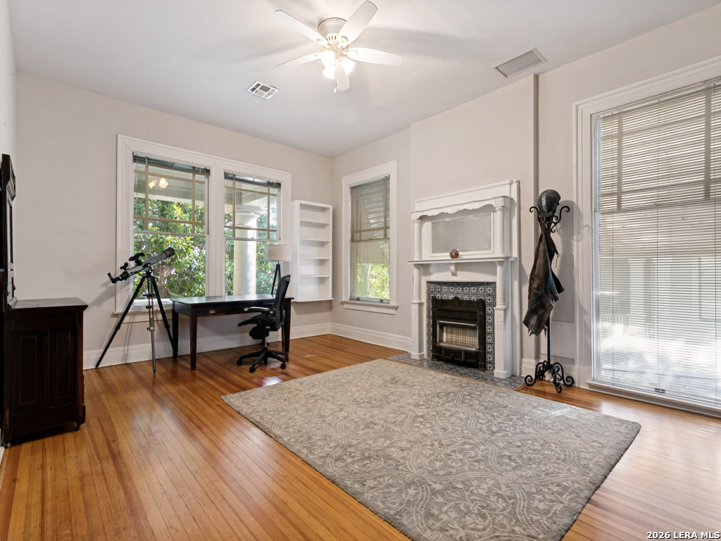 125 W Agarita Avenue San Antonio TX 78212