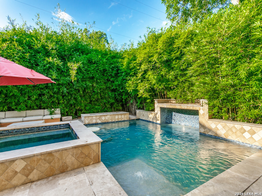 125 W Agarita Avenue San Antonio TX 78212
