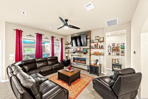 5611 Strimple Street New Braunfels TX 78132