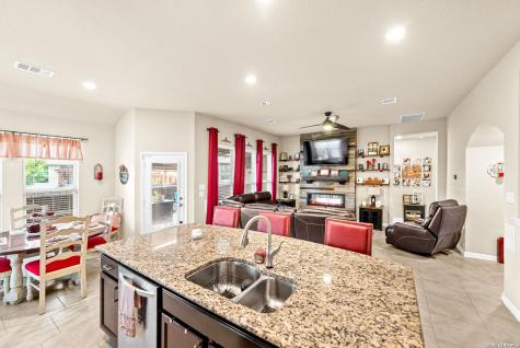 5611 Strimple Street New Braunfels TX 78132