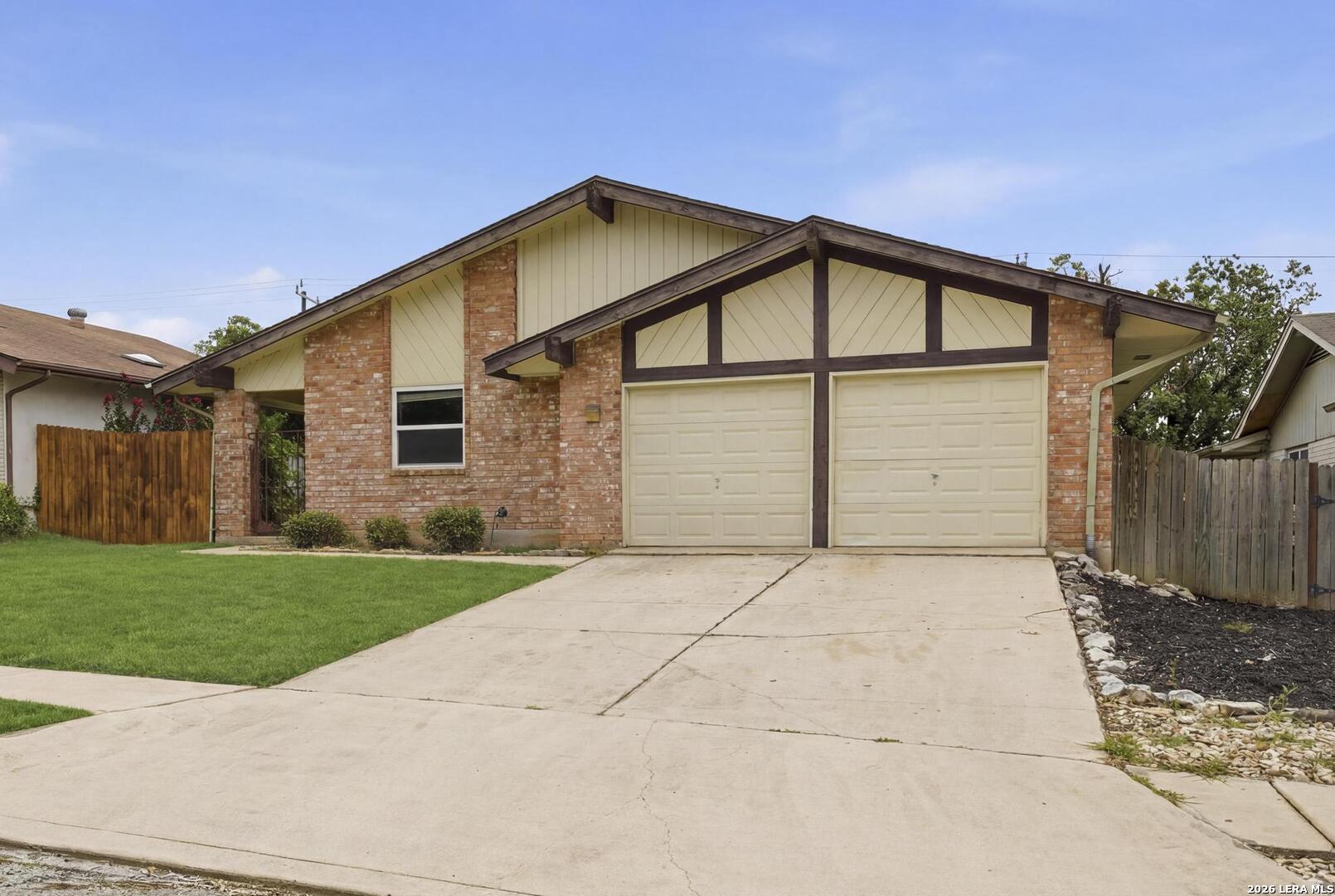 130 Bolerio Drive Universal City TX 78148