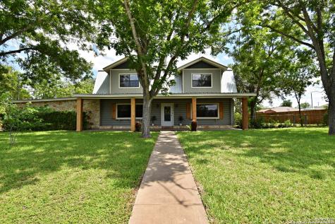 1535 W Houston Street Beeville TX 78102
