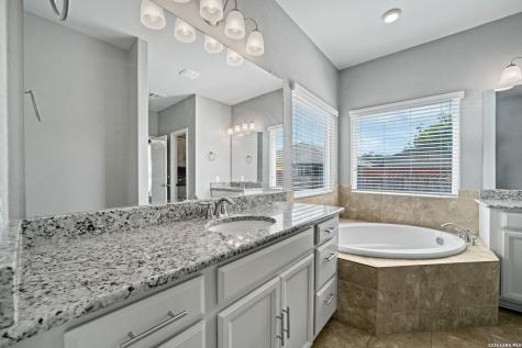 325 Oak Creek Way New Braunfels TX 78130
