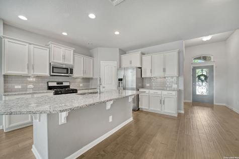 325 Oak Creek Way New Braunfels TX 78130