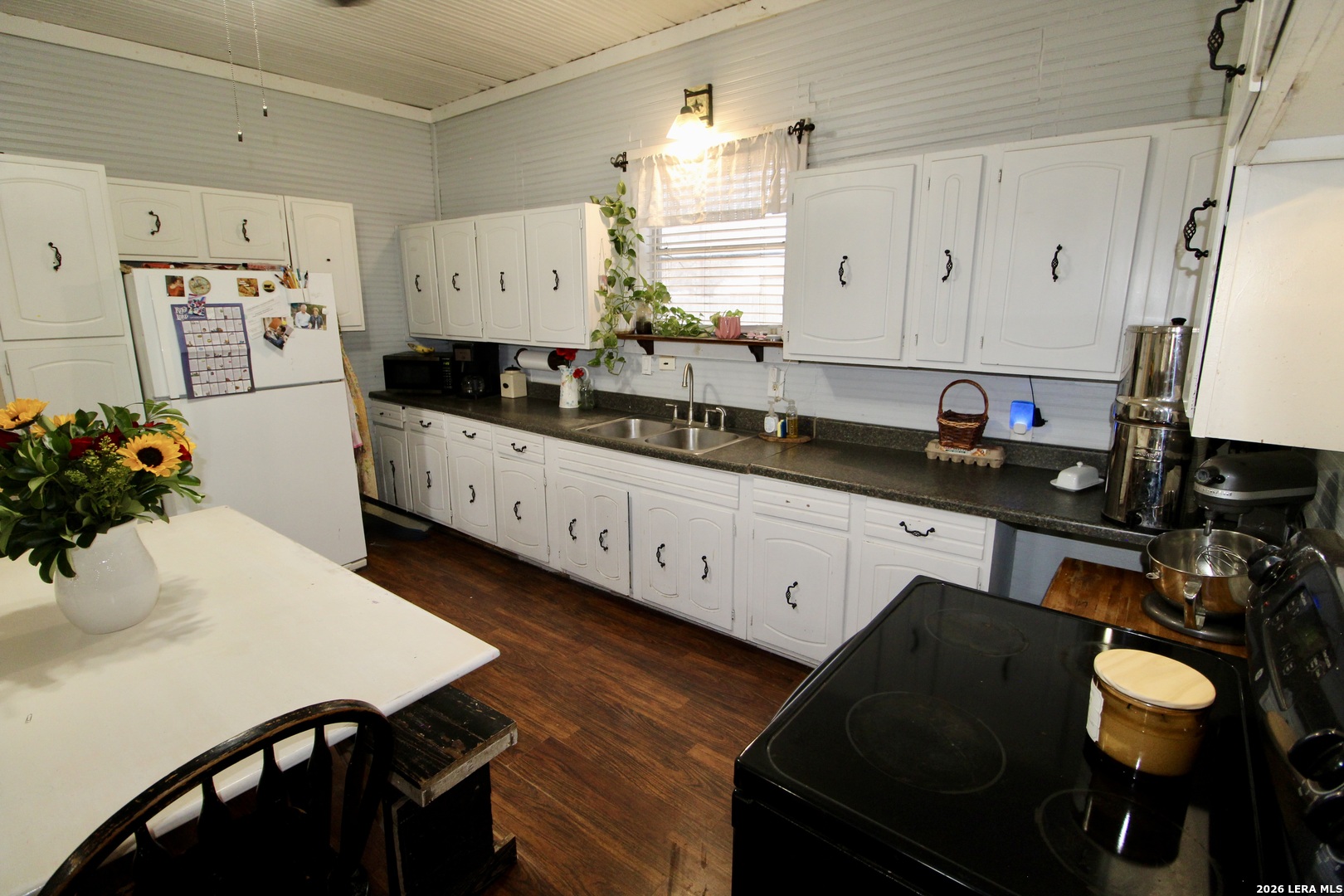 19231 Benton Lytle TX 78052