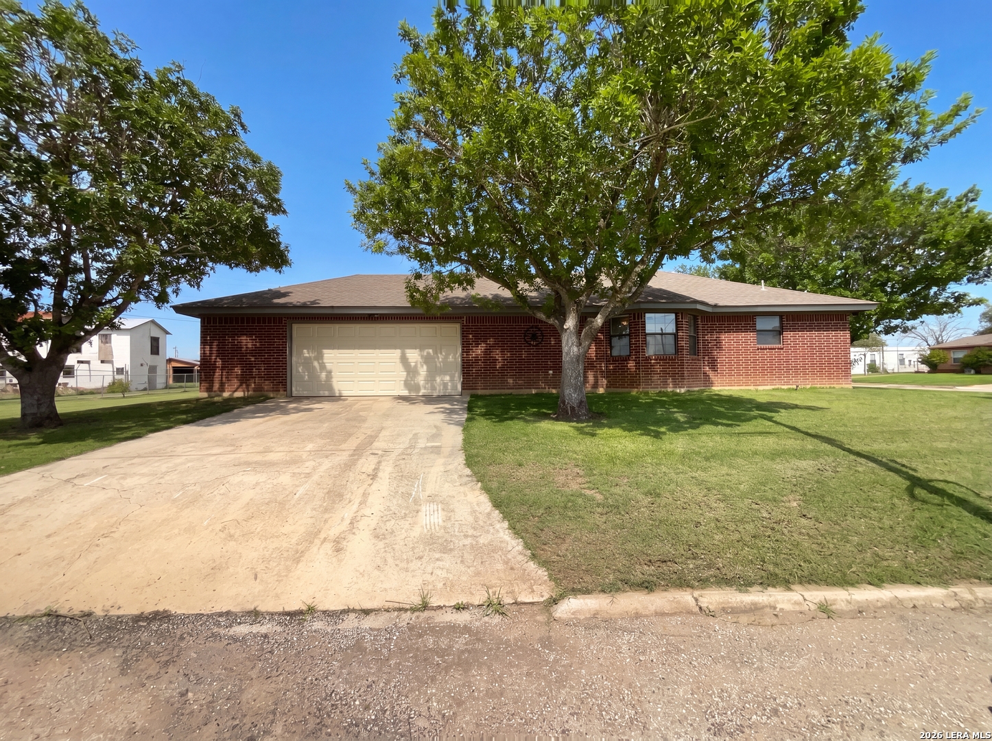 1014 Avenue I Poteet TX 78065