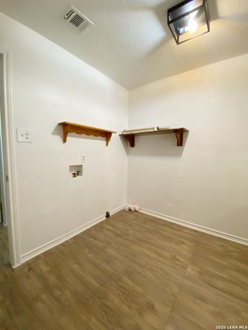 1311 Pine Street Floresville TX 78114