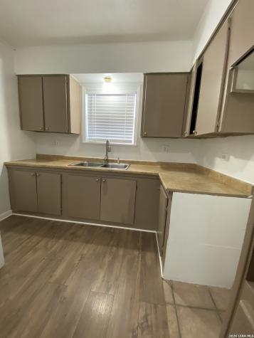1311 Pine Street Floresville TX 78114