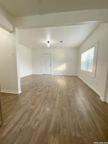 1311 Pine Street Floresville TX 78114