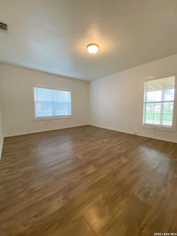 1311 Pine Street Floresville TX 78114