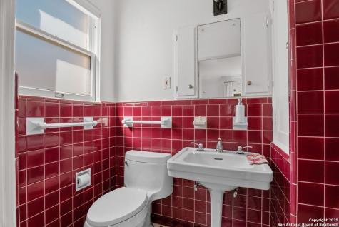 239 Belvidere Olmos Park TX 78212