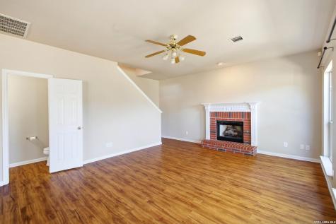 8631 Branch Hollow Universal City TX 78148