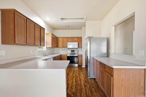 8631 Branch Hollow Universal City TX 78148