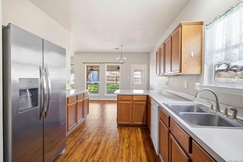 8631 Branch Hollow Universal City TX 78148