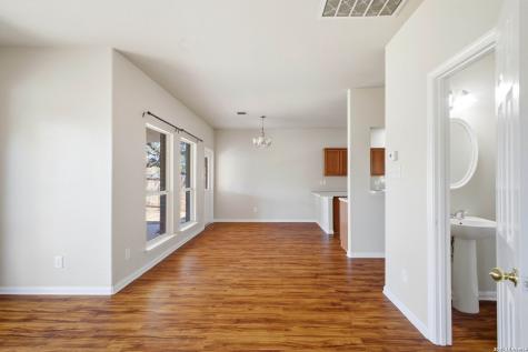 8631 Branch Hollow Universal City TX 78148