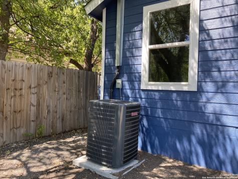 2122 Cincinnati Avenue San Antonio TX 78228