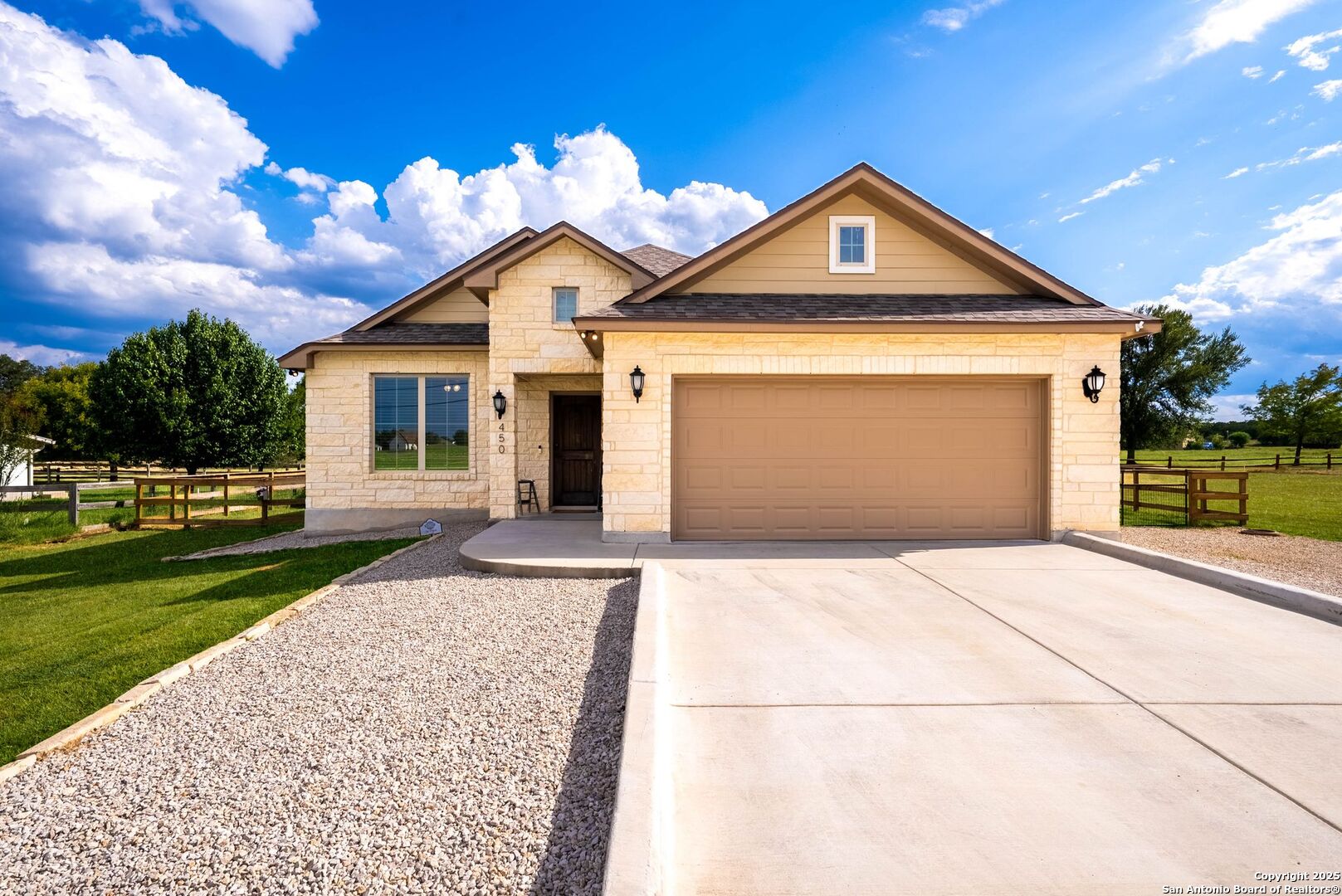 450 Spanish Grant Bandera TX 78003
